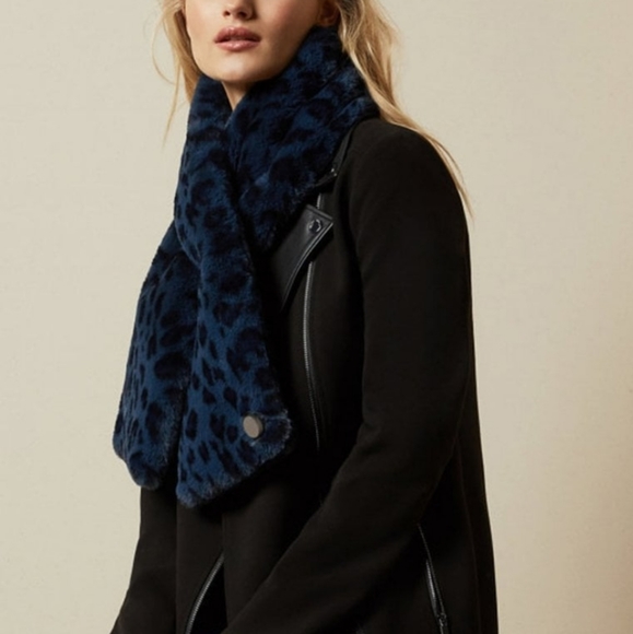 🍒NWT🍒 TED BAKER BLUE LEOPARD SCARF & EAR MUFFS SET - Picture 4 of 10